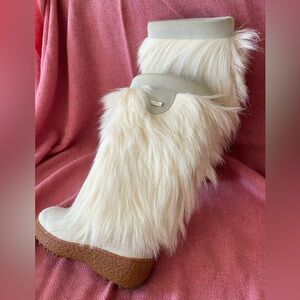 Oscar Sport Faux Fur Heeled Boots - Cream